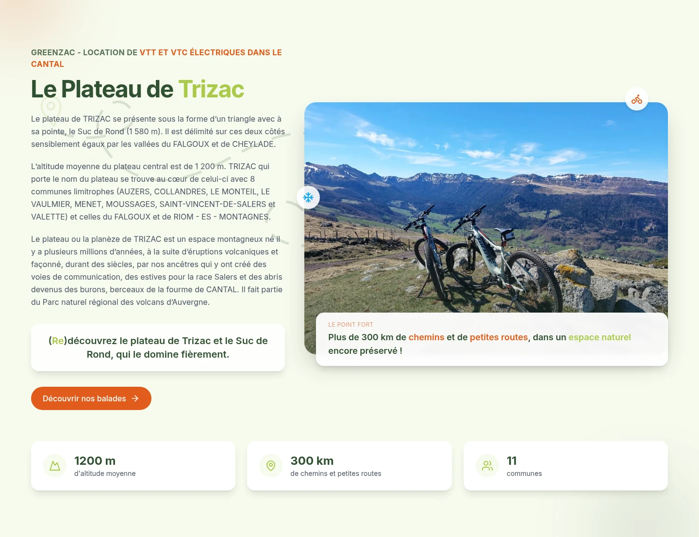 Présentation du plateau de Trizac avec deux vélos devant les montagnes du Cantal